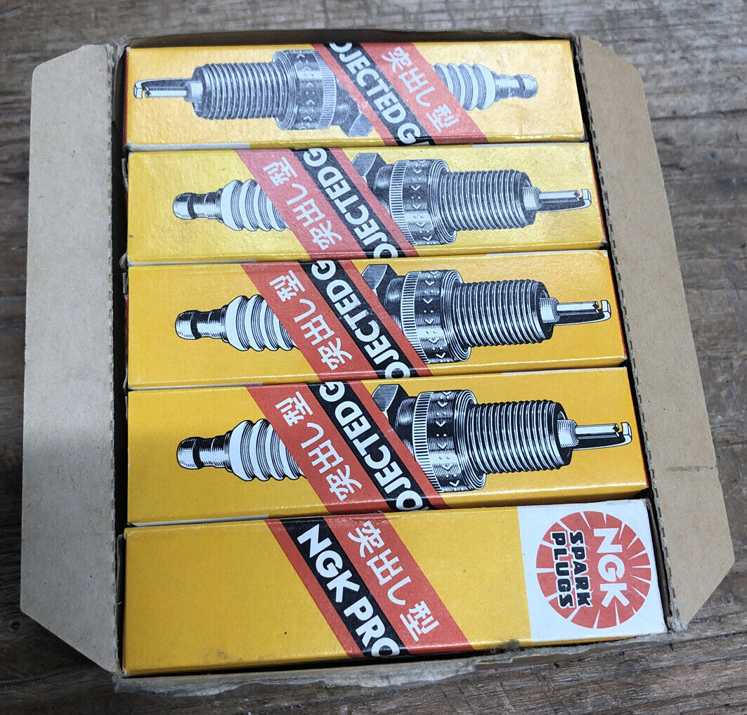 New Vintage NGK Spark Plugs Set of 10 BRE529Y-11.
