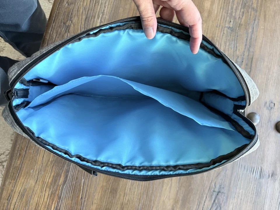 Targus Bolso Maletín para Portátil 15" Gris (Correa para el Hombro NO INCLUIDA-FALTA) Foto 3 de 4