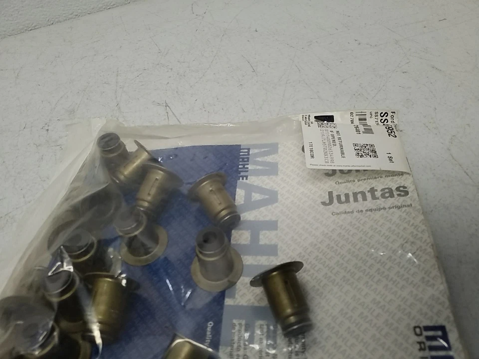 Juego de sellos de vástago de válvula de motor Mahle SS45952 - Juego de sellado premium cantidad 16 Foto 4 de 4