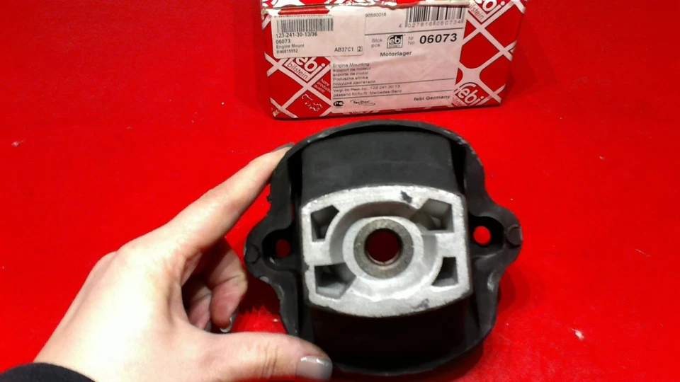 Крепление двигателя Mercedes 300SD 300TD 380SEL 300CD 380SEC 500SEC FEBI 1232413013 - Изображение 3 из 4
