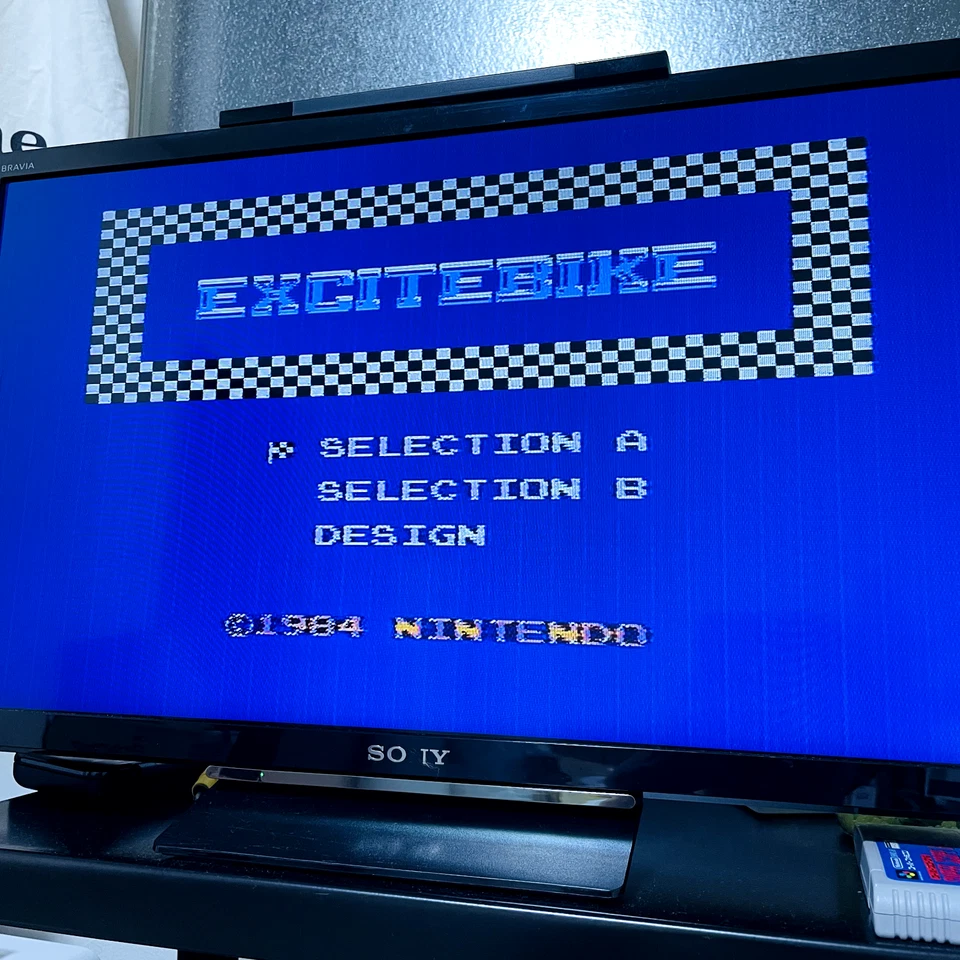 Excite Bike Nintendo Famicom 1984 HVC-EB Japanese Version Sports Racing Retro - Image 3 of 4