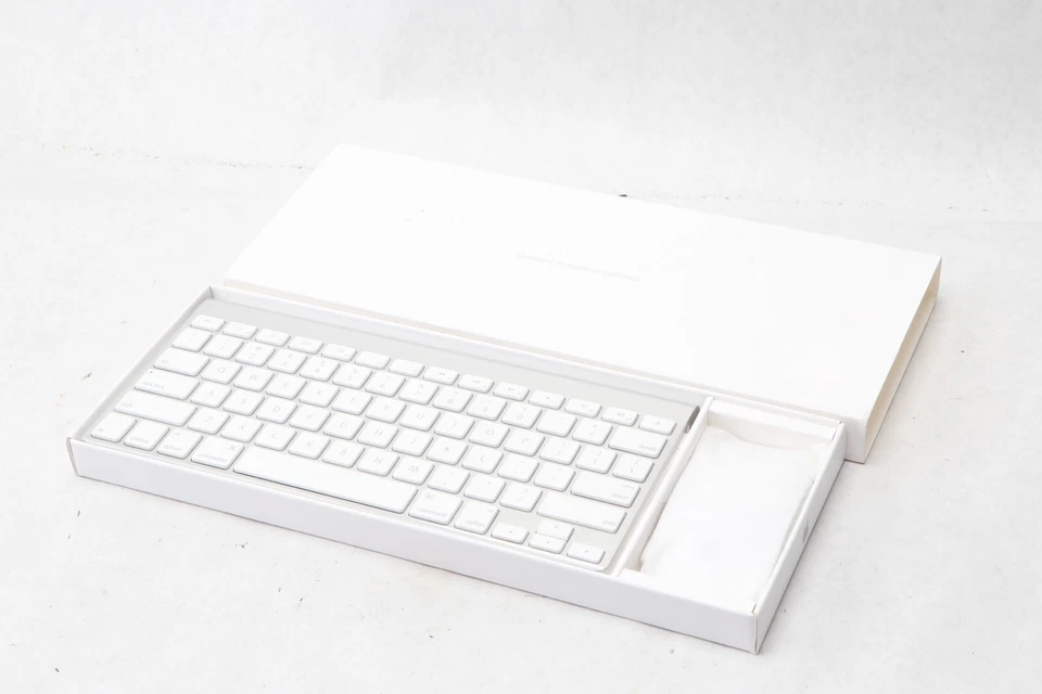 New Apple Magic Keyboard / Magic Mouse Combo (A1296/A1314) - White M43 - Image 2 of 4