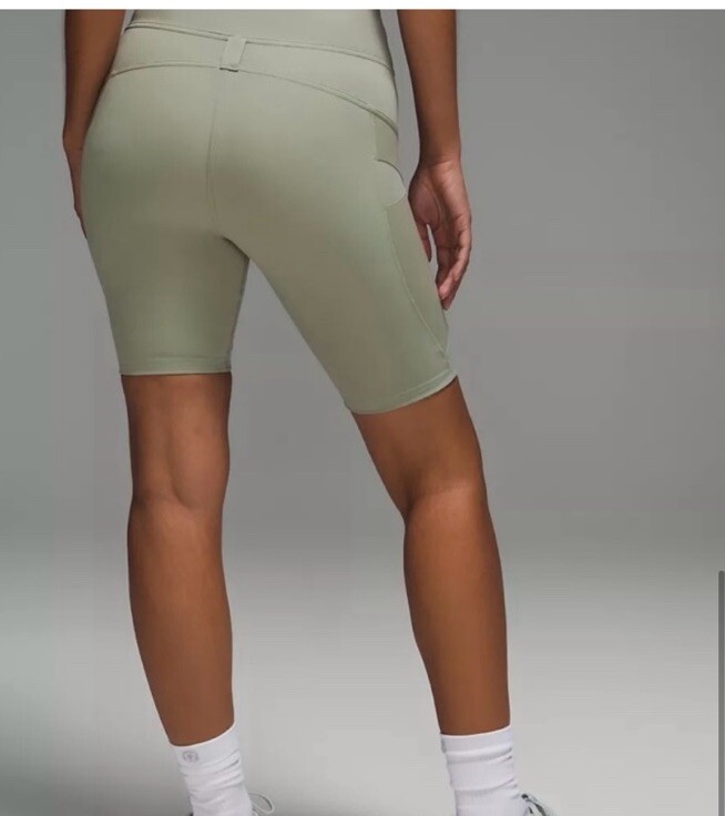 Lululemon Cargo Super HighRise Woman Hiking Shorts S… Gem