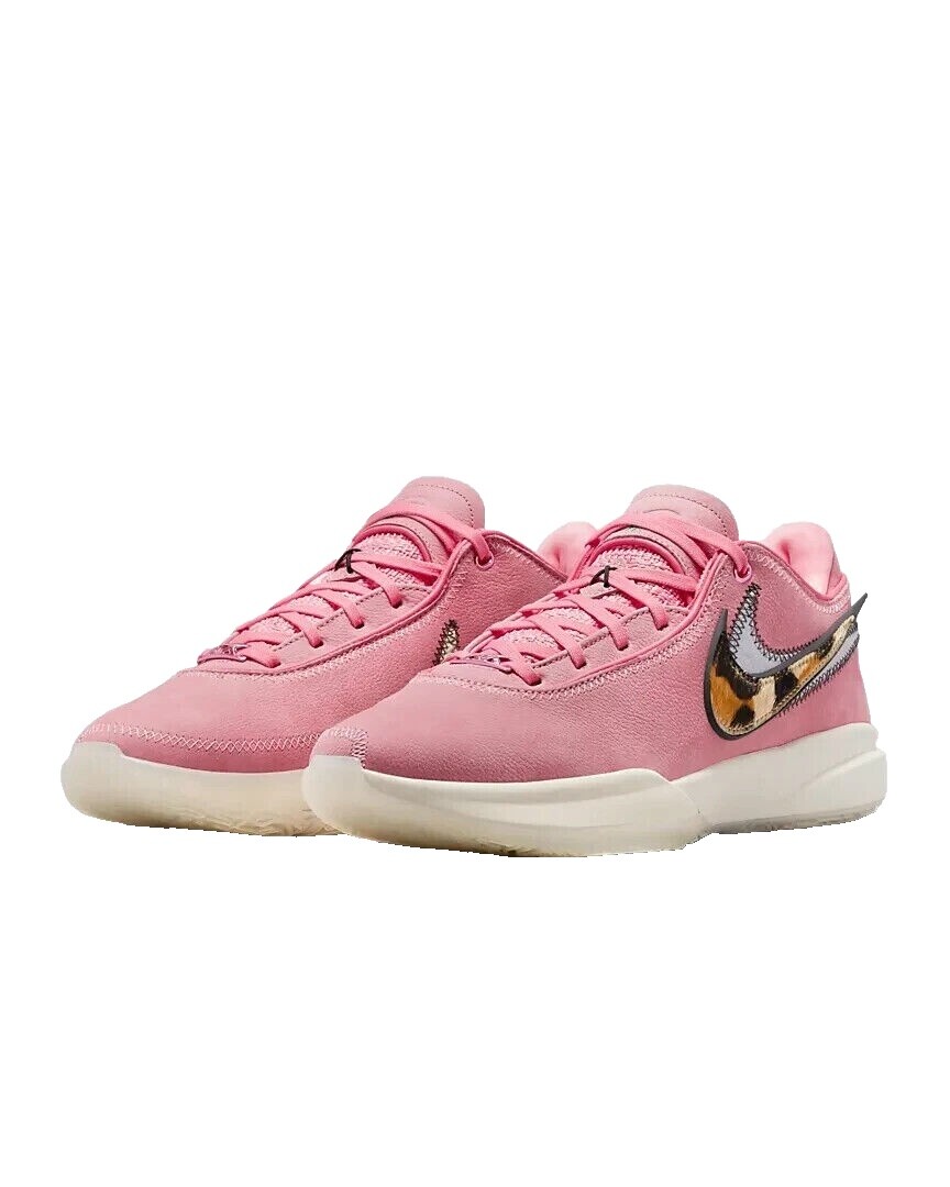 Nike LeBron シューズ メタリックピンク LeBron 20 Basketball Shoes. Nike.com
