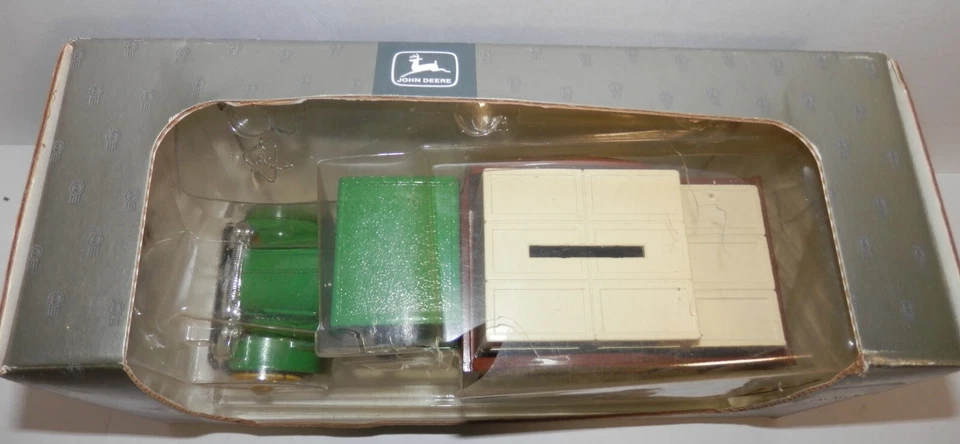 Ertl 1: 30 1925 年约翰迪尔肯沃斯卡车银行 #5689 全新带盒 — 第 2/4 张图片