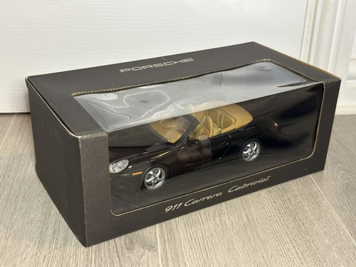1:18 Scale UT Models Porsche 911 996 Carrera Cabriolet Dealer Model Boxed - Picture 8 of 8