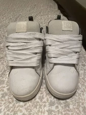 Dc shoes court graffik grey and white kinda rare shoes With laces READ DESC 11.5