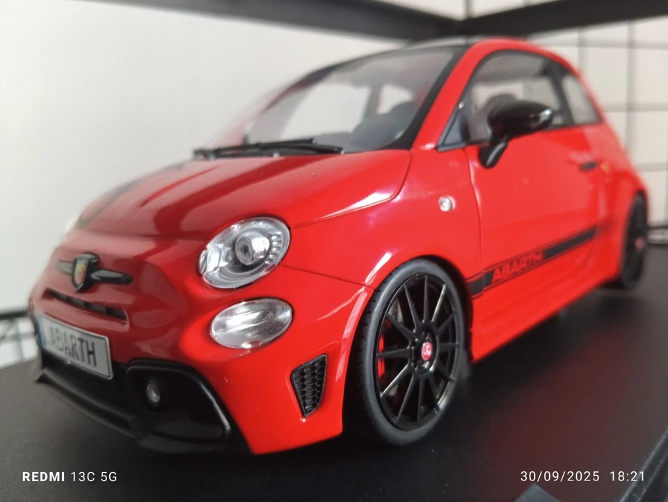 Modellino Abarth Solido F595 Abarth 1:18 - Immagine 3 di 4