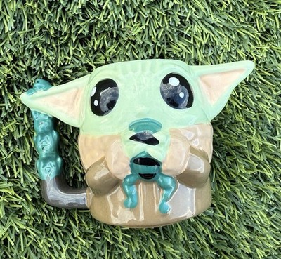 Star Wars Baby Yoda Eating Frog Green/Brown Coffee Mug Grogu Character Mug Rare