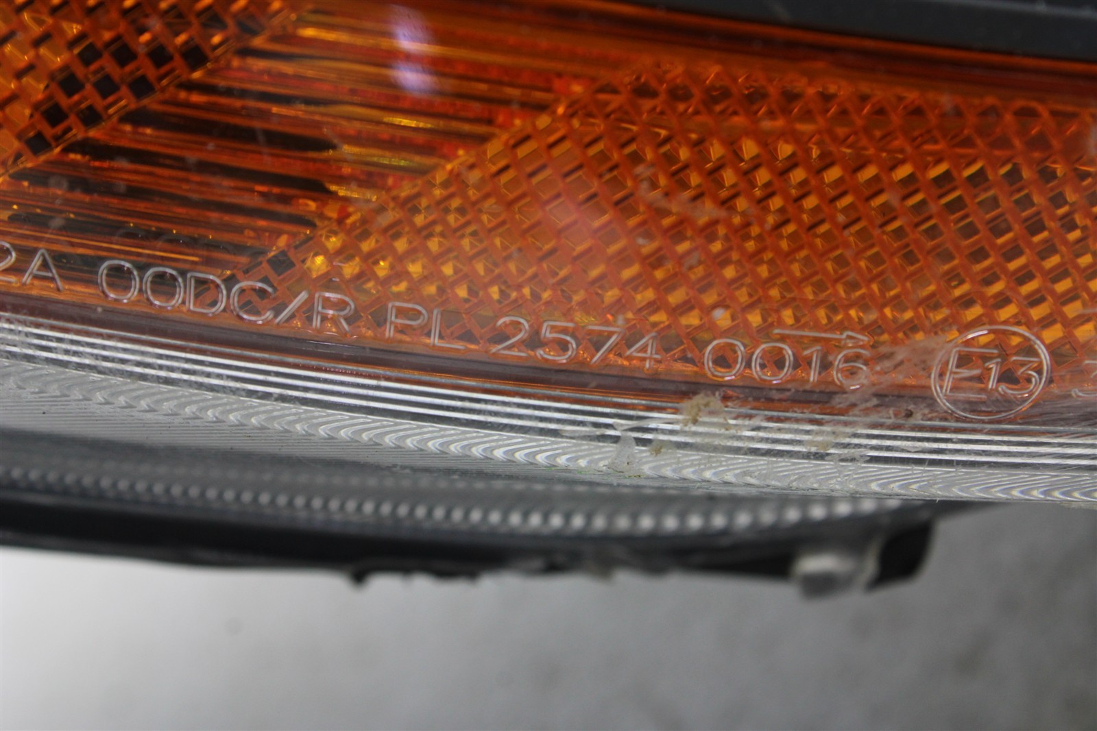 2013 Maserati GranTurismo Right Headlight Head Lamp DAMAGED TABS 47760748 13-17