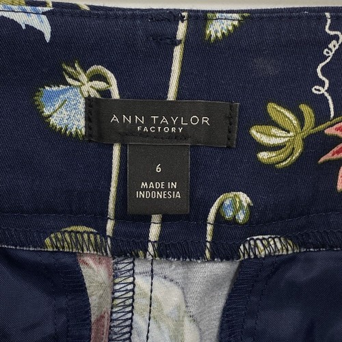 ANN TAYLOR Womens Ankle Pants Size 6 Black Floral Print Crop - Picture 4 of 9