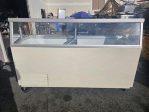 HussMann - DCSG-16 88" Ice Cream Dipping Cabinet 16 Flavor w/ Straight Glass