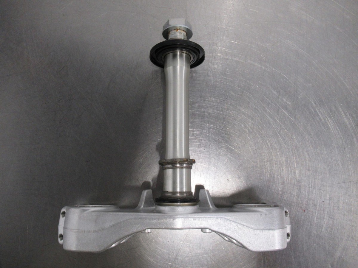 Taruri　0423 EB1179 2008 08 KAWASAKI NINJA ZX14 LOWER TRIPLE TREE FORK