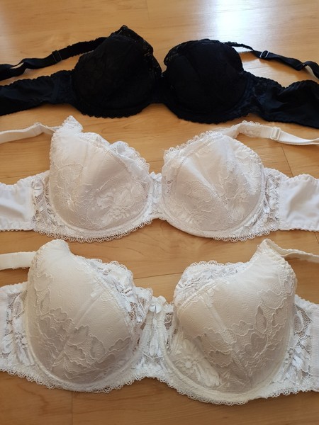 3er Pack - gepolsterte Bügel BH´s mit Spitze - 90D / 90 D