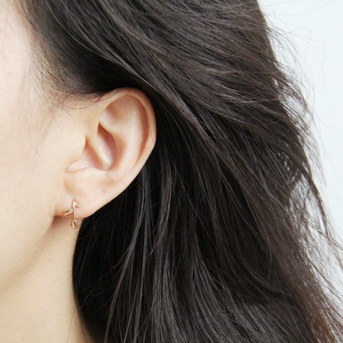 Brand New Simple Dainty Leaf Rose Gold Earrings for Everyday Wear - ISHINEE.com - Picture 5 of 5