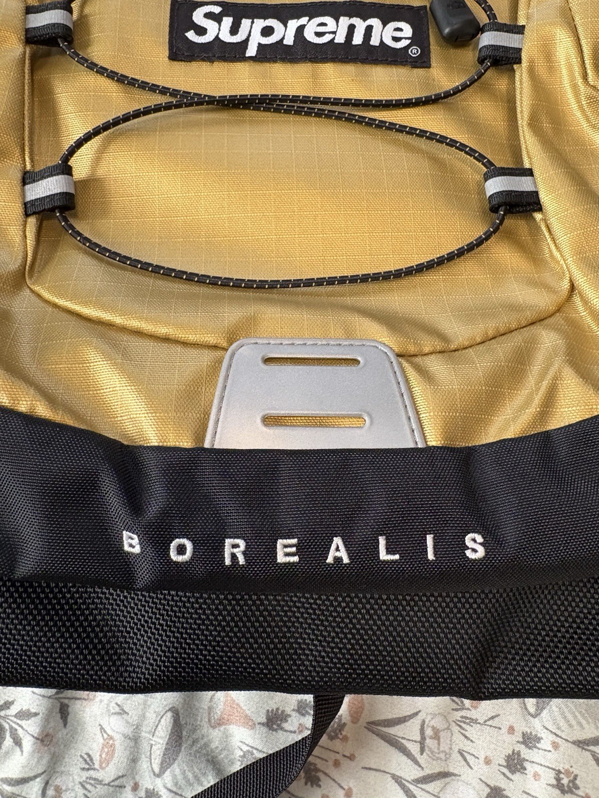 Supreme x TNF SS18 The North Face Borealis Metallic Backpack Gold New 2018 image 4