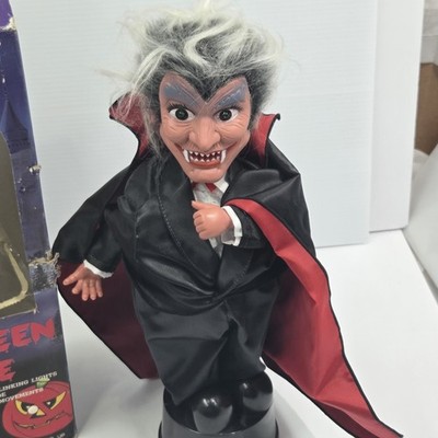 VTG 1988 Funny Toys Corp Dracula Vampire Halloween Figure Light Sound No Motion