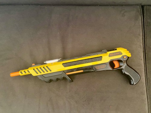 Bug A Salt 3.0 Yellow Gun for insect eradication with shotgun spray of salt!