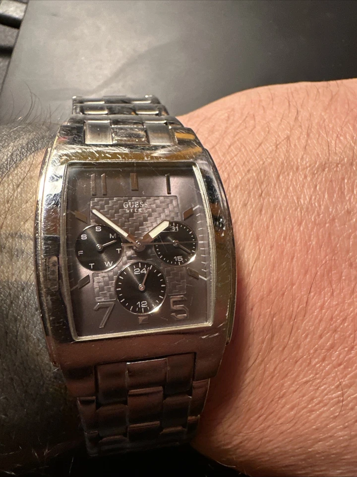Men’s Guess STEEL watch works perfect read description - Image 2 of 4