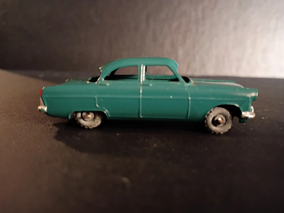 Matchbox #33A Ford Zodiac MKll Sedan 1957 VN/MINT - Image 2 of 4