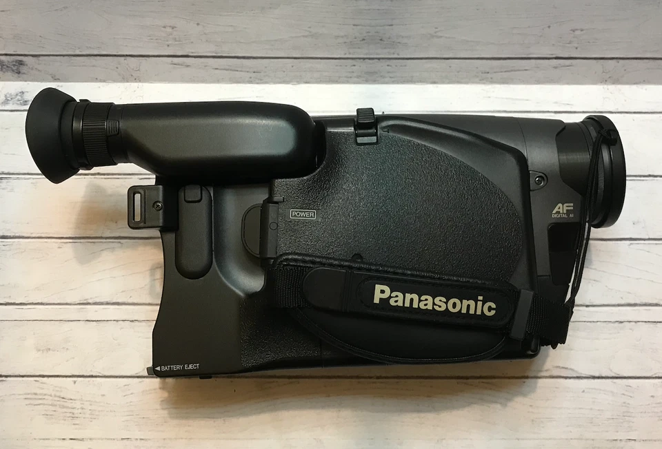 Telecamera Panasonic NV-RX22EG analogica - Immagine 3 di 4