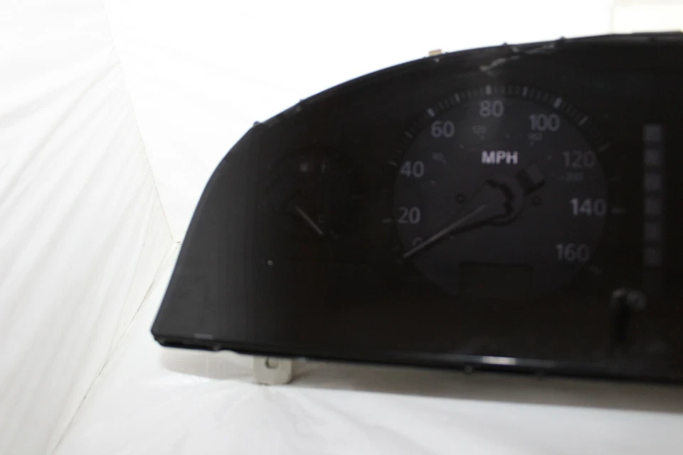 Cuadro de instrumentos velocímetro medidor de panel 00 Infiniti I30 212.667 millas Foto 3 de 4