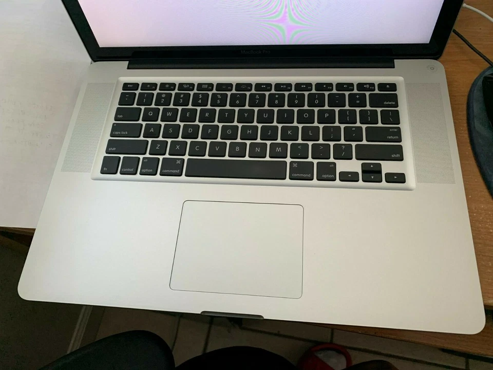 Macbook Pro 2011 15 inches for parts i7 2.0ghz 8/500 gb - Image 2 of 4