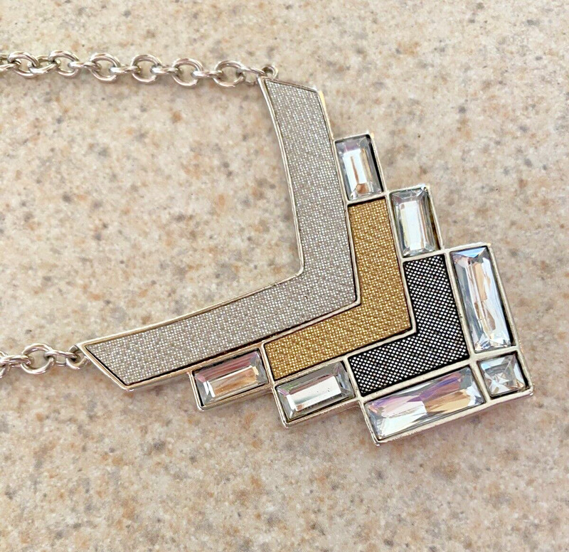 VINTAGE SIGNED GUESS SILVERTONE & GOLDTONE V SHAPED NECKLACE
