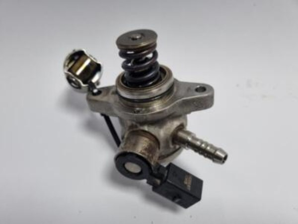 Bomba de alta presión VW Caddy IV 1.0 TSI 04E127027N
