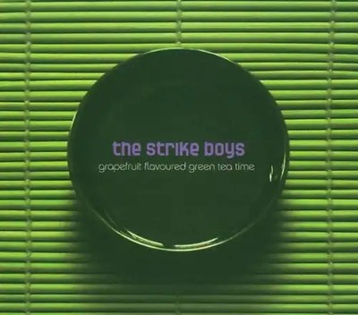 the Strike Boys - Grapefruit Flavoured Green Tea