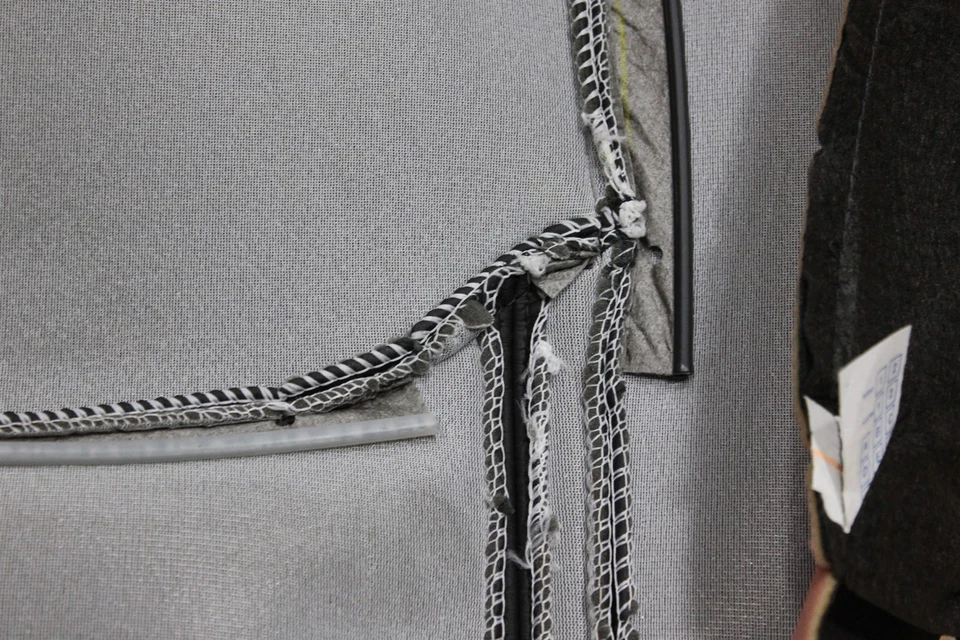 Cubierta de asiento inferior del conductor cuero negro 20865085 nuevo stock antiguo nuevo de fábrica OEM Foto 3 de 4