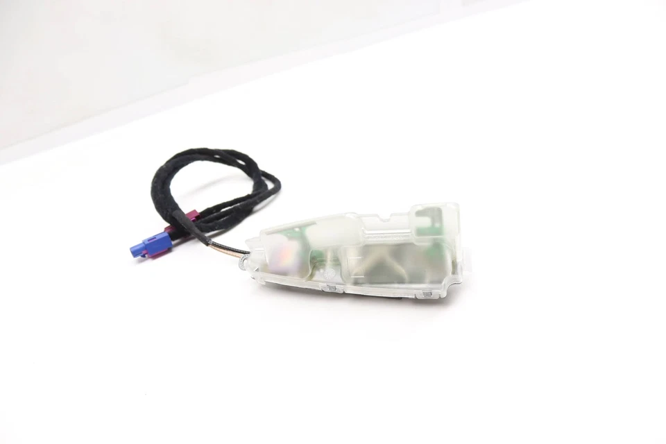 2006-2008 BMW 750I — антенна на крыше с акульими плавниками 6953210 - Изображение 2 из 4