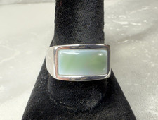 Beautiful Mother of Pearl Abalone Inlay Silver Tone Ring Size 9