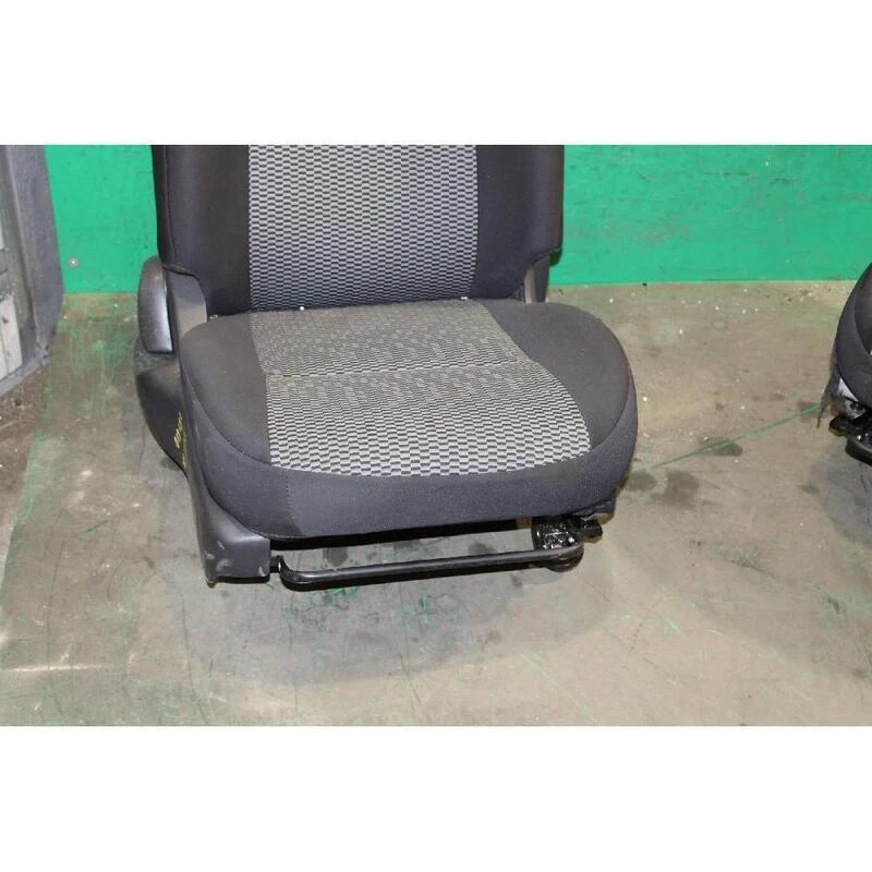 FRONT SEATS (ALL) FOR NISSAN MICRA (14-17) RESTYLING 1.2 12V (59KW) BER. 2014 Foto 2 de 4