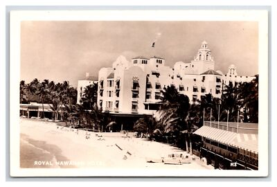 1940s Royal Hawaiian Hotel Outrigger  RPPC Waikiki Hawaii UNPOSTED