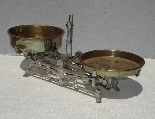 Antique Iron Metal Mercantile Balance Scale ~ Mid Century Modern