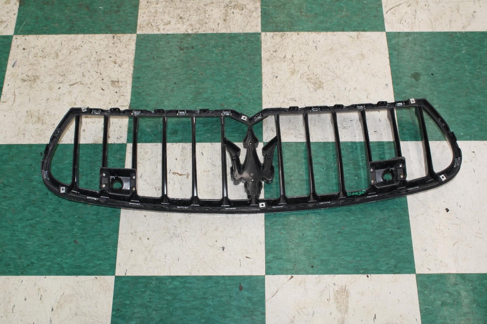 14-17 Ghibli Black Painted Grill OEM Center Upper Bumper Grille Factory WTY OE