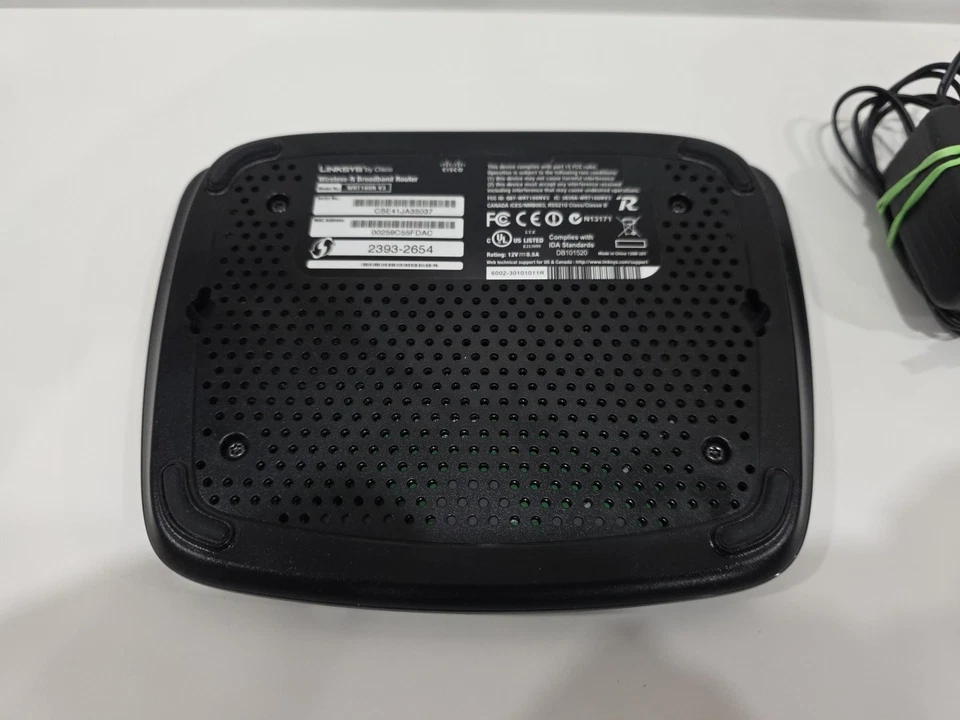 Cisco Linksys WRT160N V3 4-Port Ethernet Wireless-N Broadband Router w/ Adapter - Image 4 of 4