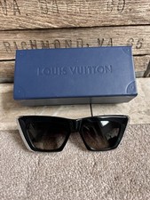 LOUIS VUITTON women's black w/Crystal Frame Moon Cat Eye Sunglasses -Z1776W