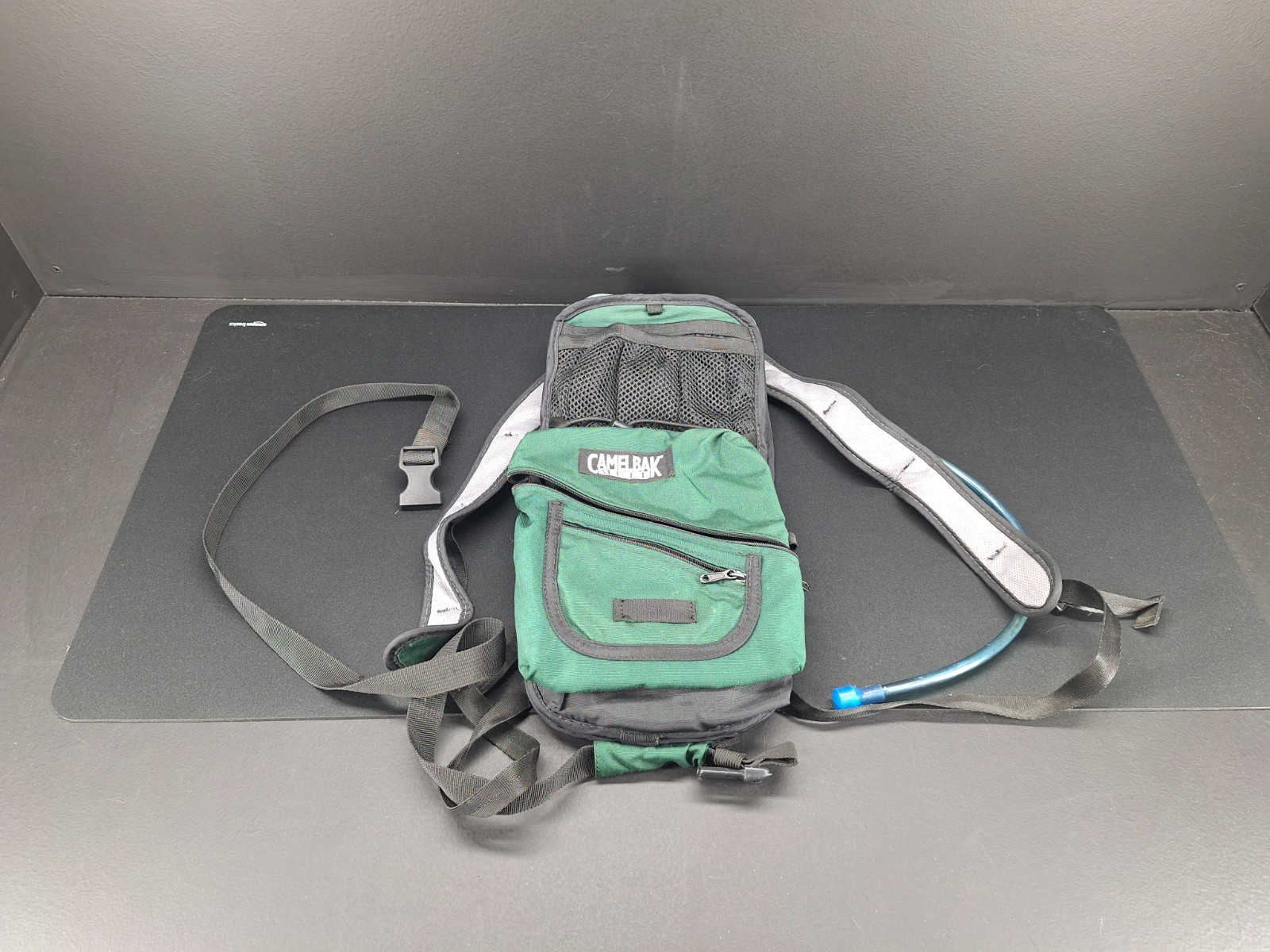 Camelbak M.U.L.E. Hydration Back Pack Green Hiking 3L/100oz Bladder