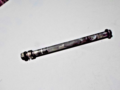 Honda CBR900RR   SC33     Steckachse Hinterachse