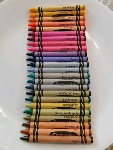 Vtg Retired Rare Find Crayola Crayons 24 Binney & Smith Collectible Colors