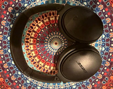 Bose QuietComfort 35 Over-Ear Bluetooth Headp...