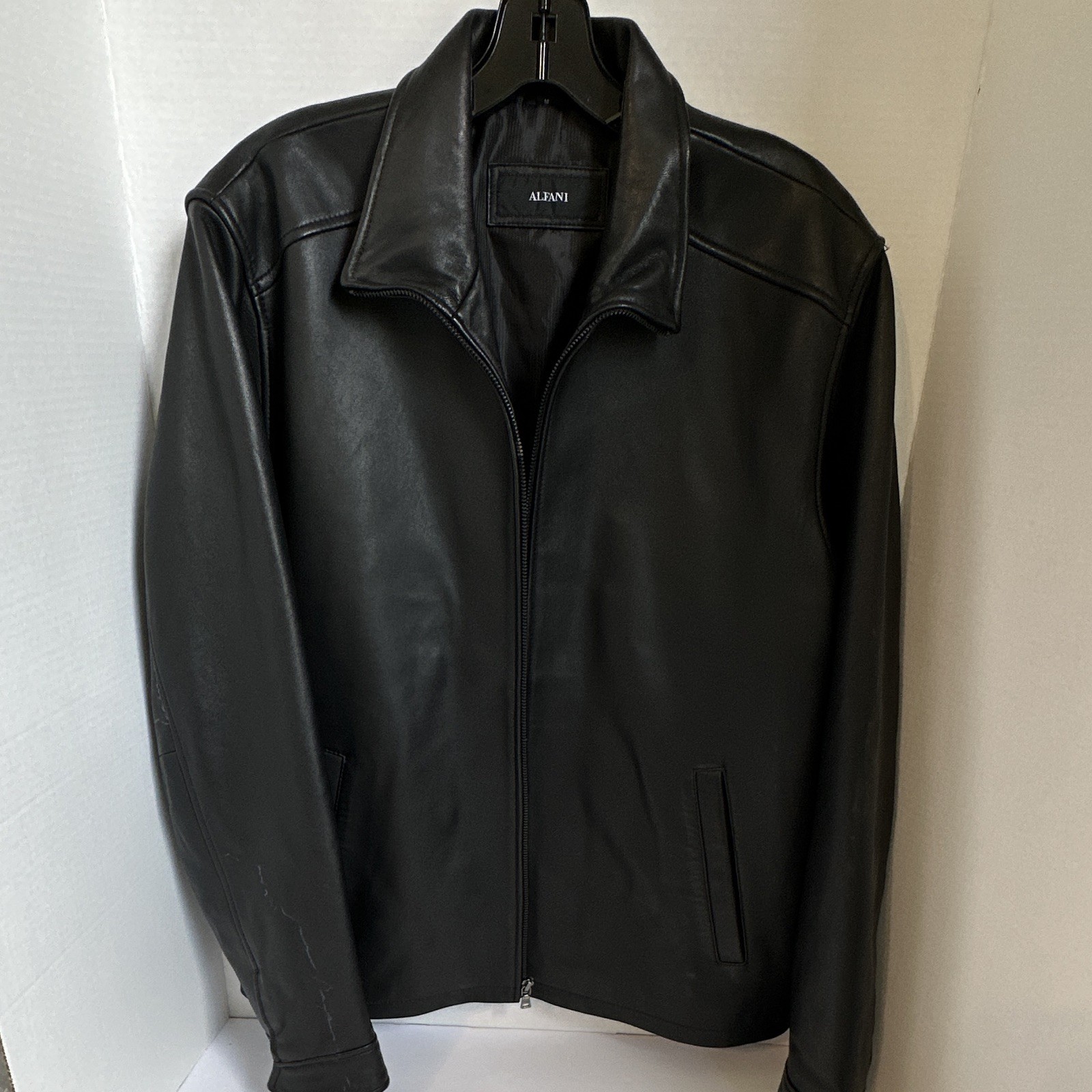 Alfani Men's Black Leather Full Zip Jacket w/ Pockets, Size M.  (Right sleeve)