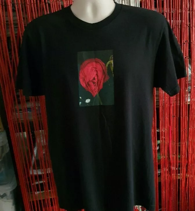 FW16 Supreme Araki Rose T Shirt Taille M