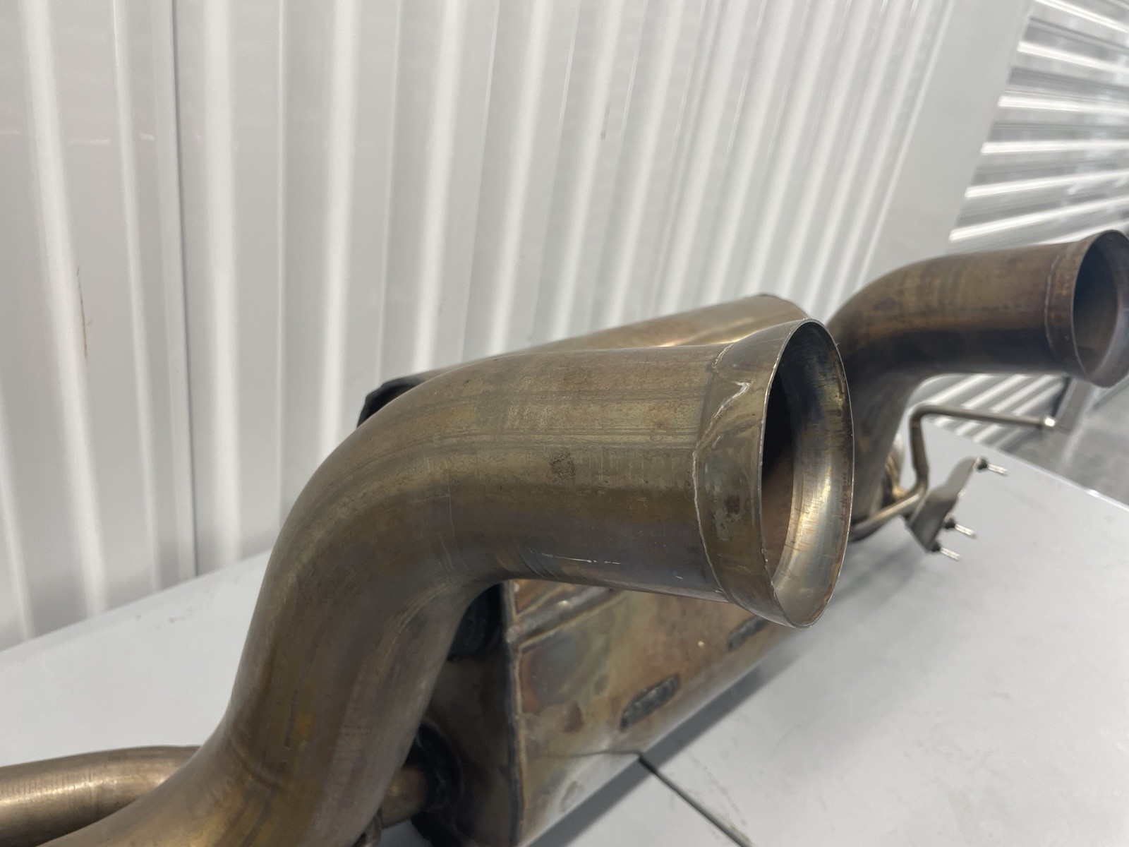 2020 - 2023 McLaren GT Rear Exhaust Muffler Assembly 22HA0106GP OEM Genuine
