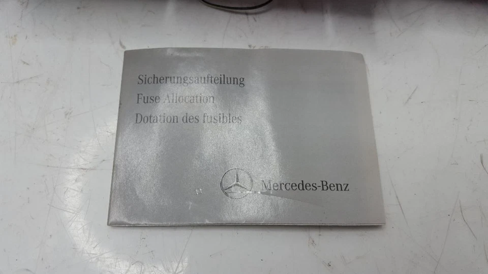 Fuse Box Cabin Inside Fuse Box under seat 2014 Mercedes Benz ML350 — 第 2/4 张图片