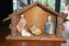 Vtg Wooden Manger Nativity Scene  Small  4 Figurines Rustic  Christmas Japan