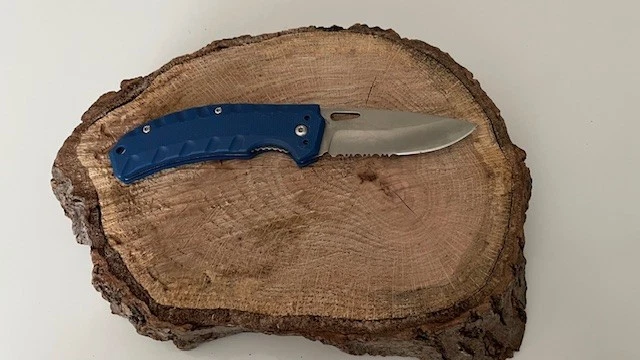 OZARK TRAIL Plain Blade Combination Serrated Linerlock Folding Pocket Knife BLUE - Image 2 of 4
