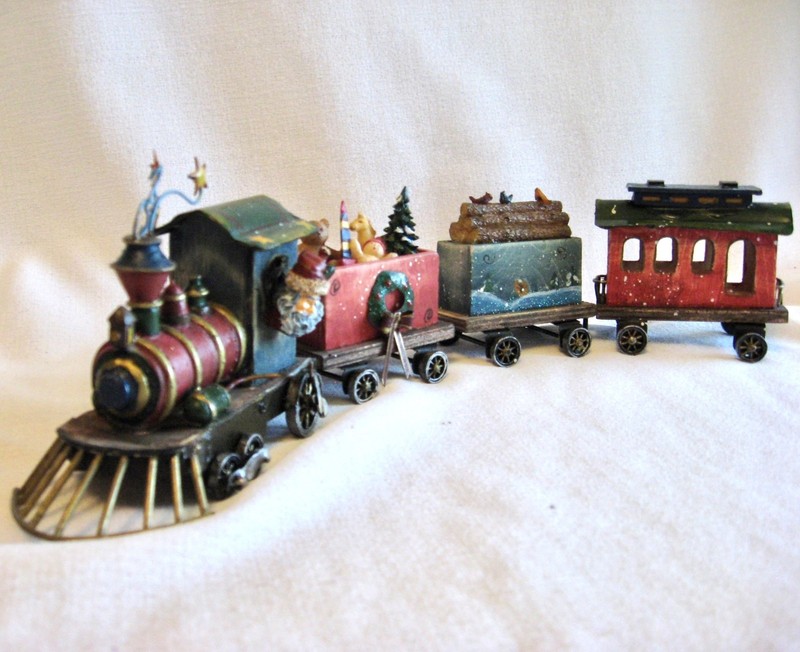 CHRISTMAS TRAIN Decor Mixed Materials Metal/Resin Hand Painted Figurine 13.5" Lg